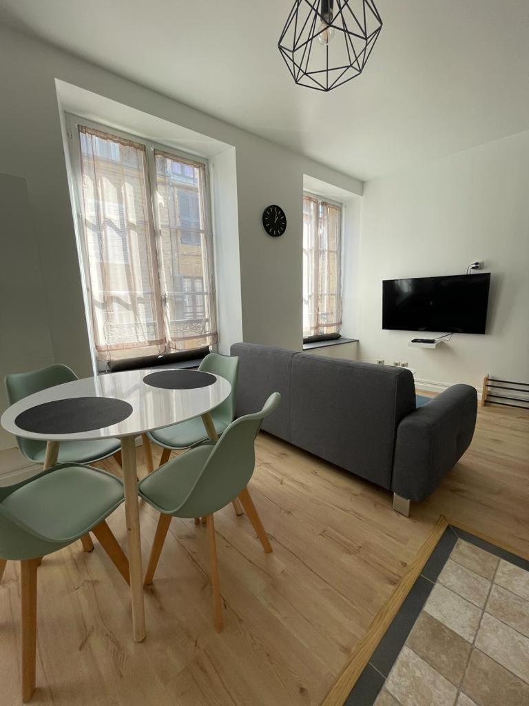 Appartement Le Petit Charcot Charleville-Mézières Kültér fotó