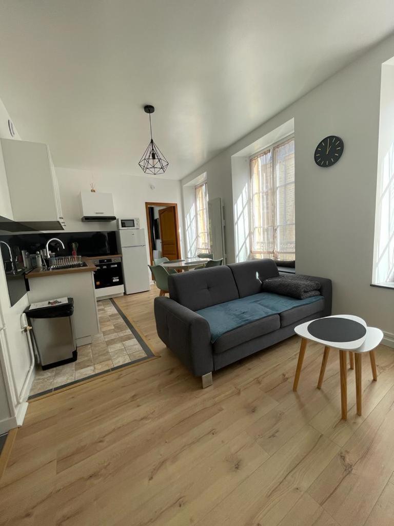 Appartement Le Petit Charcot Charleville-Mézières Kültér fotó