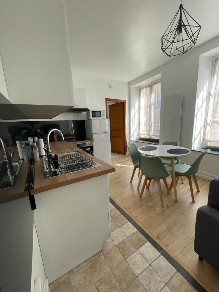 Appartement Le Petit Charcot Charleville-Mézières Kültér fotó